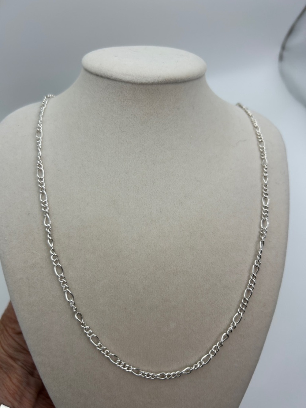 Silver-Tone Chain Necklace Twisted Oval Links Unbranded - Picture 2 of 7